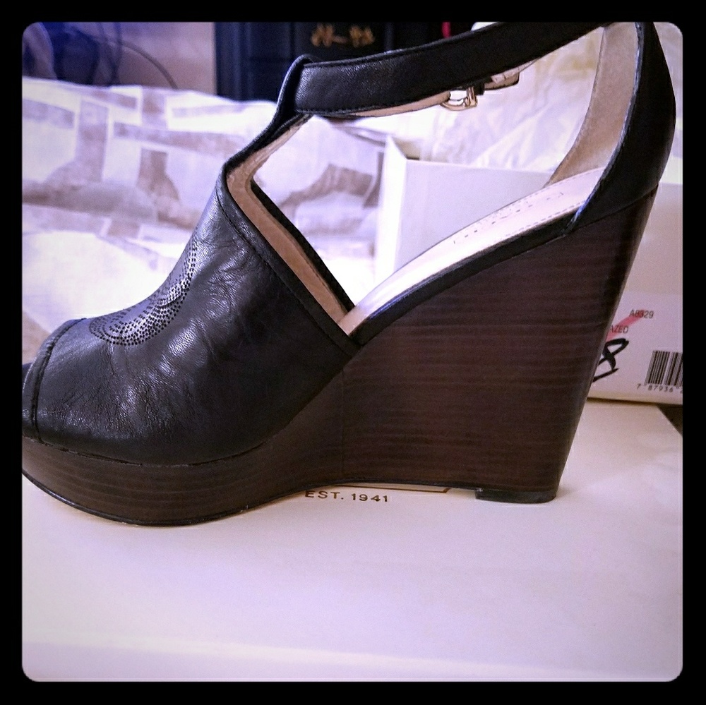 Coach juday tumbled glazed wedges